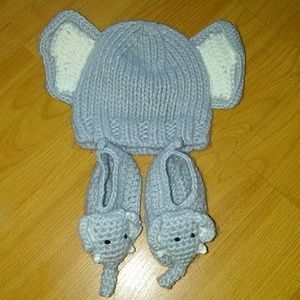 Cute Grey Elephant Hat w/ elephant Head Booties